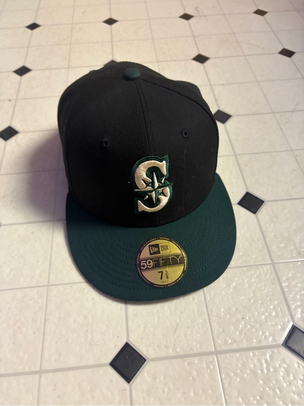 New Era Black and Green Seattle Mariners Fitted Hat